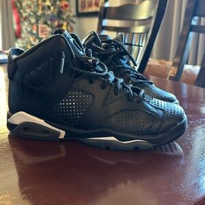 Jordan 6 “black cat” size 6y